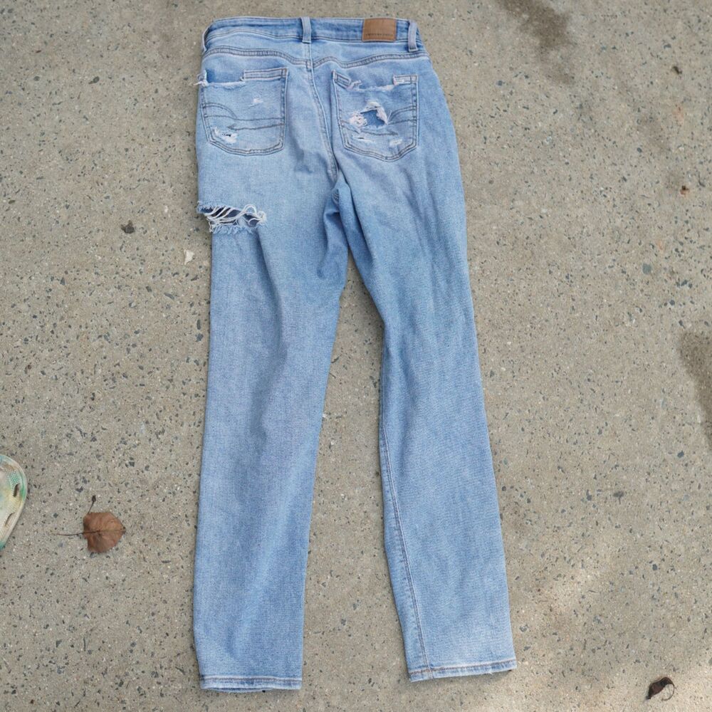 American Eagle Ripped Mom Jeans Size 0 Light Wash High Rise Distressed Denim - Picture 3 of 8